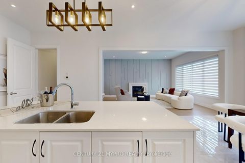 Photo 10 at 6 Longworth Avenue, Rural Richmond Hill, Richmond Hill