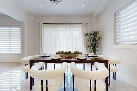 Photo 12 at 6 Longworth Avenue, Rural Richmond Hill, Richmond Hill