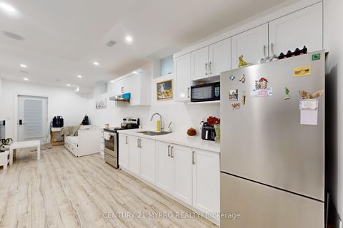 Photo 35 at 6 Longworth Avenue, Rural Richmond Hill, Richmond Hill