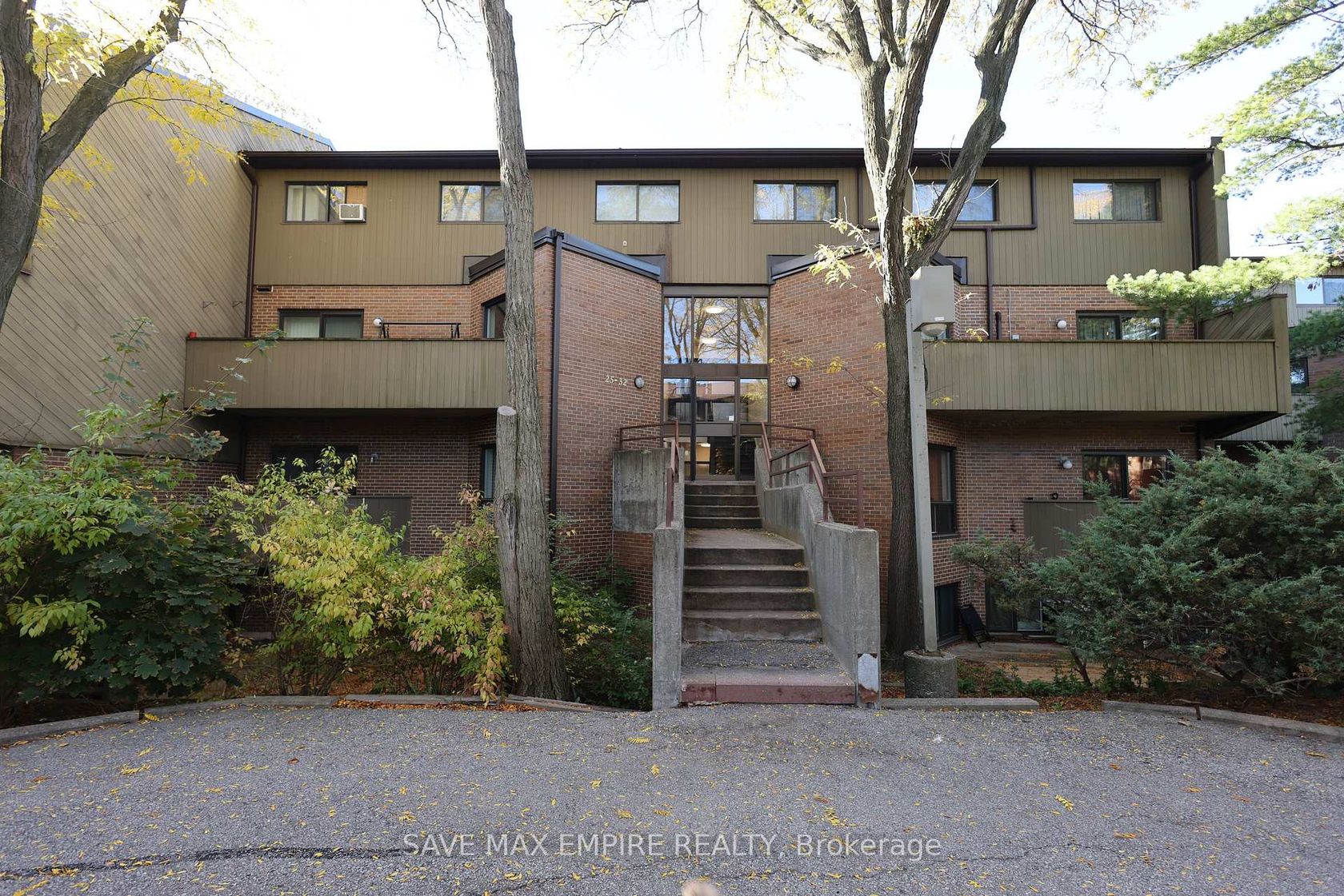 27 - 2035 South Millway, Erin Mills, Mississauga 