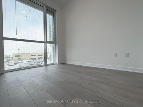 Photo 5 at 310 - 38 Honeycrisp Crescent, Vaughan Corporate Centre, Vaughan