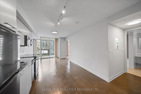 Photo 3 at 632 - 21 Nelson Street, Waterfront Communities C1, Toronto