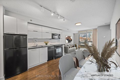 Photo 4 at 632 - 21 Nelson Street, Waterfront Communities C1, Toronto