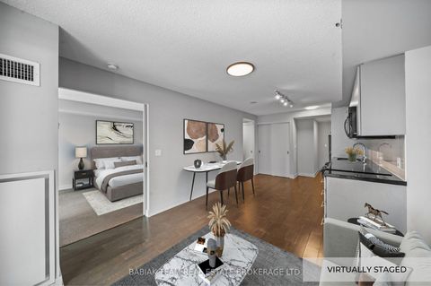 Photo 8 at 632 - 21 Nelson Street, Waterfront Communities C1, Toronto