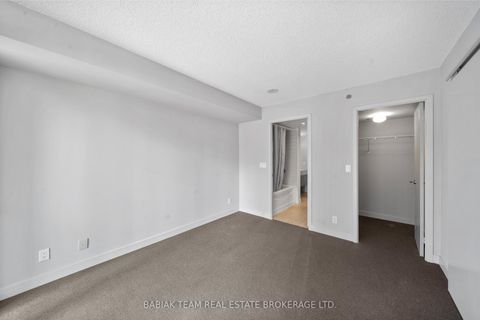 Photo 11 at 632 - 21 Nelson Street, Waterfront Communities C1, Toronto