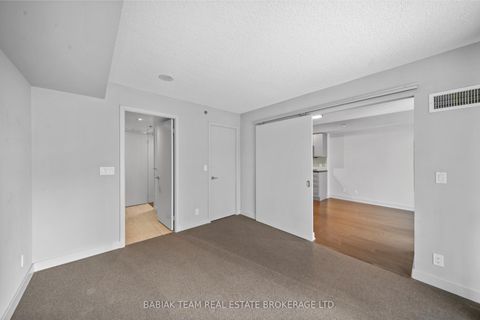 Photo 13 at 632 - 21 Nelson Street, Waterfront Communities C1, Toronto