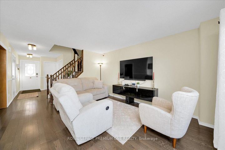 Photo 11 at 30 Mitchell Avenue, Heart Lake West, Brampton