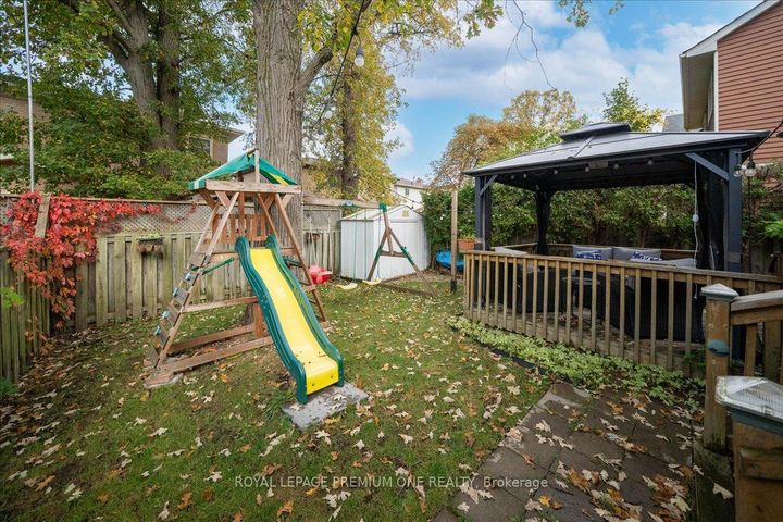 Photo 21 at 30 Mitchell Avenue, Heart Lake West, Brampton