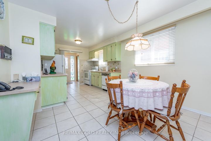 Photo 8 at 64 Malcolm Crescent, Central Park, Brampton