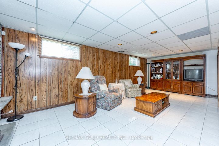 Photo 23 at 64 Malcolm Crescent, Central Park, Brampton