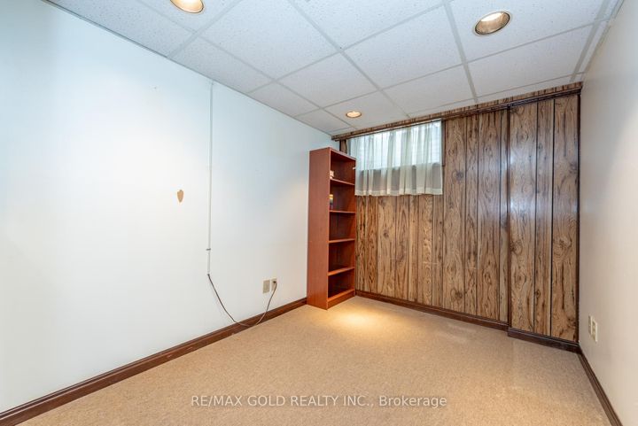 Photo 29 at 64 Malcolm Crescent, Central Park, Brampton