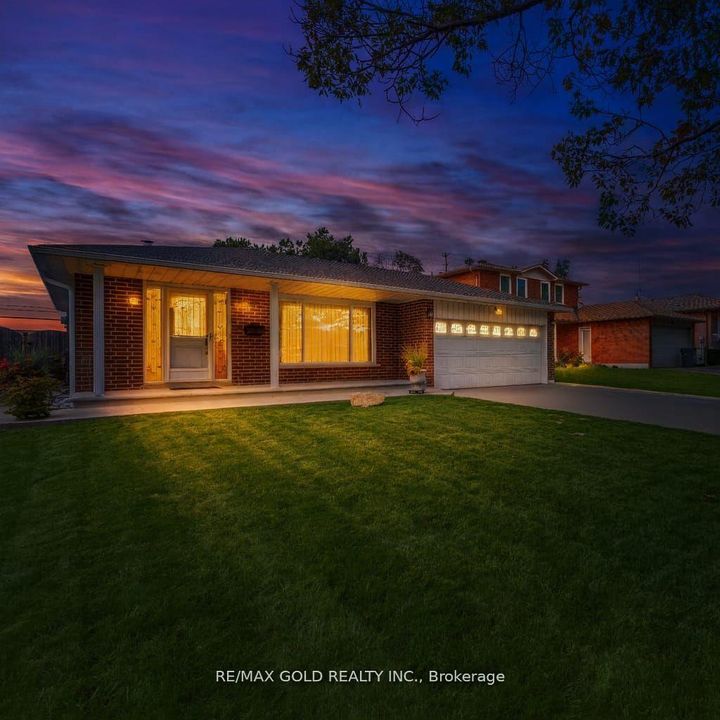 Photo 39 at 64 Malcolm Crescent, Central Park, Brampton