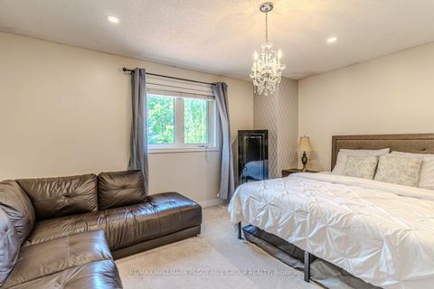 Photo 7 at 20 Pae Drive, Painswick North, Barrie