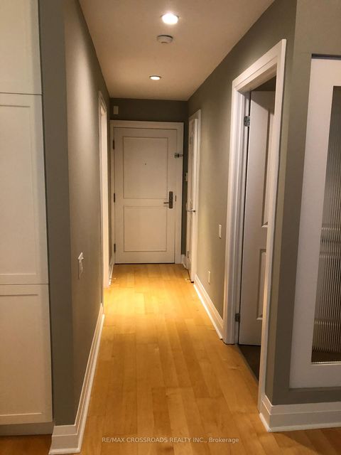 Photo 2 at 211 - 25 Scrivener Square, Moore Park, Toronto