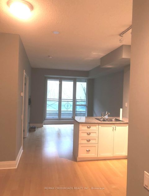 Photo 4 at 211 - 25 Scrivener Square, Moore Park, Toronto