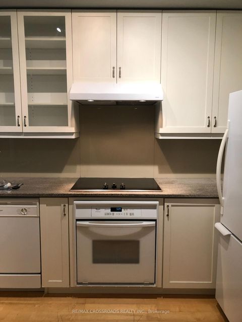 Photo 5 at 211 - 25 Scrivener Square, Moore Park, Toronto