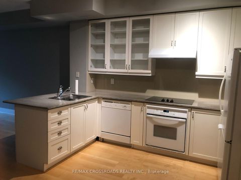 Photo 6 at 211 - 25 Scrivener Square, Moore Park, Toronto