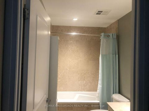 Photo 7 at 211 - 25 Scrivener Square, Moore Park, Toronto