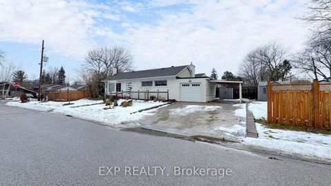 Photo 2 at 12 Bonnechere Crescent, Bendale, Toronto