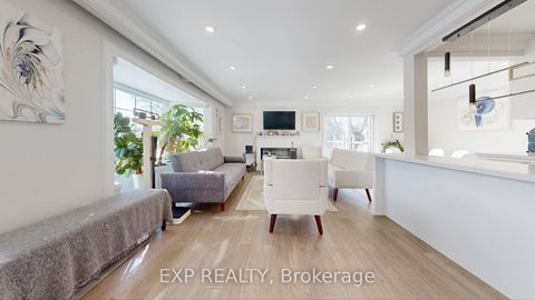 Photo 4 at 12 Bonnechere Crescent, Bendale, Toronto