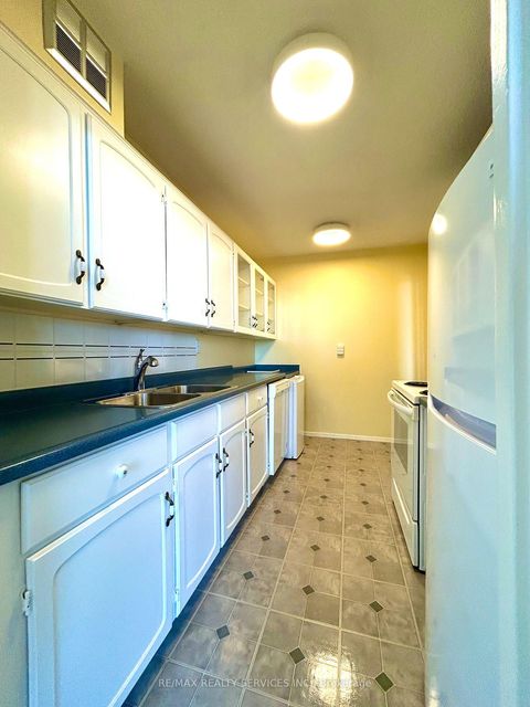 Photo 1 at 701 - 2929 Aquitaine Avenue, Meadowvale, Mississauga