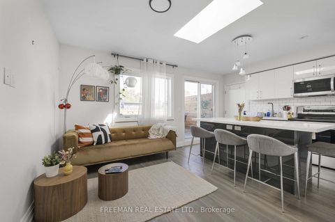 Photo 4 at 49 Beatrice Street, Bellwoods, Toronto