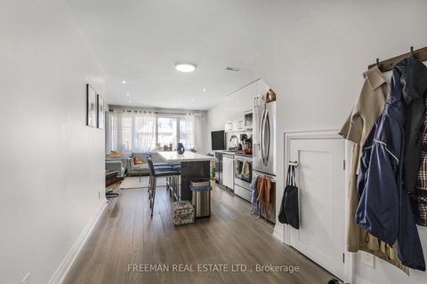 Photo 10 at 49 Beatrice Street, Bellwoods, Toronto