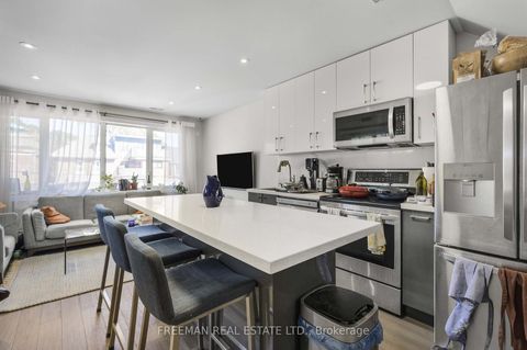 Photo 11 at 49 Beatrice Street, Bellwoods, Toronto