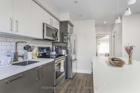 Photo 21 at 49 Beatrice Street, Bellwoods, Toronto