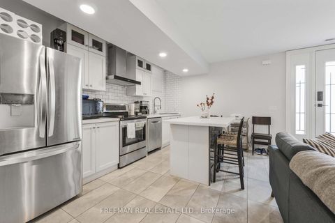 Photo 27 at 49 Beatrice Street, Bellwoods, Toronto