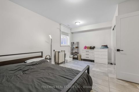 Photo 30 at 49 Beatrice Street, Bellwoods, Toronto