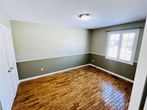 Photo 12 at 191 Burton Grove, King City, King