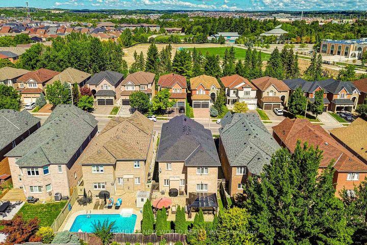 Photo 7 at 131 Ner Israel Drive, Patterson, Vaughan