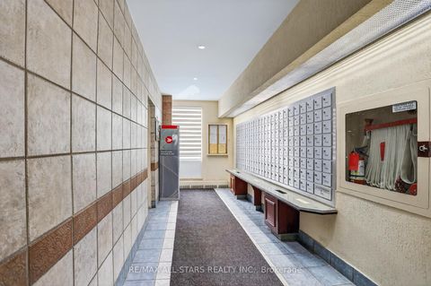 Photo 5 at 501 - 90 Ling Road, West Hill, Toronto