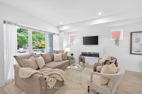 Photo 4 at 22 Ninth Street, New Toronto, Toronto