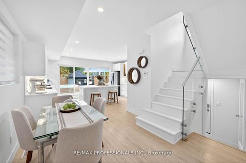 Photo 9 at 22 Ninth Street, New Toronto, Toronto