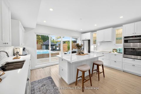 Photo 11 at 22 Ninth Street, New Toronto, Toronto