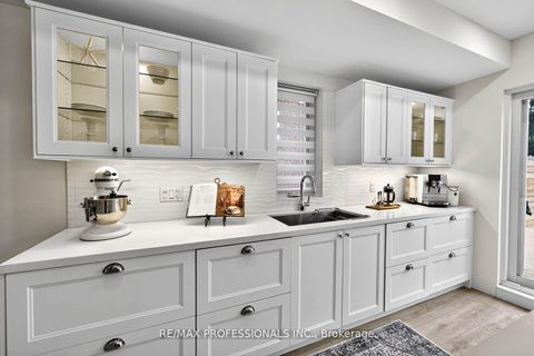 Photo 14 at 22 Ninth Street, New Toronto, Toronto