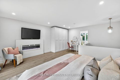 Photo 29 at 22 Ninth Street, New Toronto, Toronto