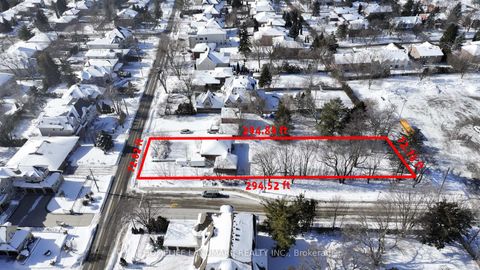 Photo 5 at 108 Garden Avenue, South Richvale, Richmond Hill