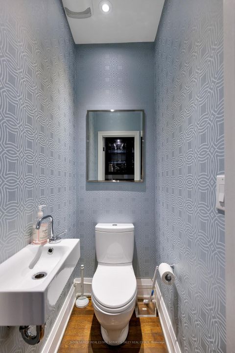 Photo 14 at 9 Lynwood Avenue, Casa Loma, Toronto