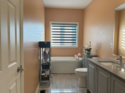 Photo 13 at 249 Fleetwood Drive, Eastdale, Oshawa