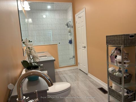 Photo 14 at 249 Fleetwood Drive, Eastdale, Oshawa