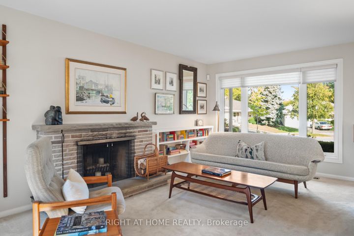 Photo 4 at 20 West Deane Valley Road, West Deane, Toronto