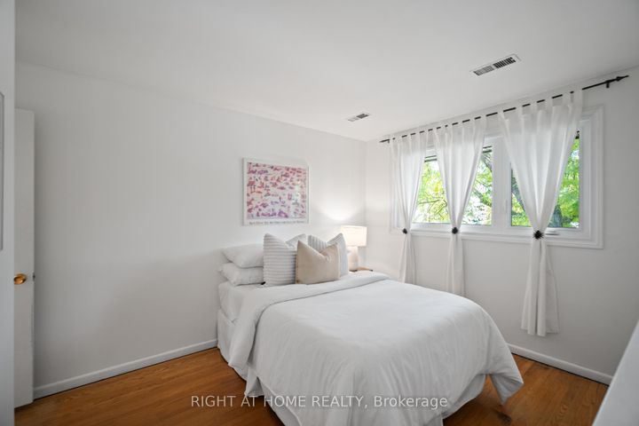 Photo 13 at 20 West Deane Valley Road, West Deane, Toronto