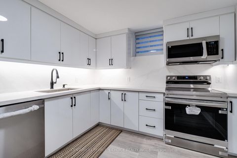 Photo 24 at 3841 Periwinkle Crescent, Lisgar, Mississauga