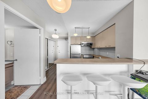 Photo 10 at 1212 - 36 Lee Centre Drive, Woburn, Toronto