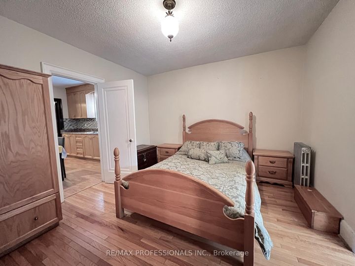 Photo 15 at 33 Chandos Avenue, Junction, Toronto