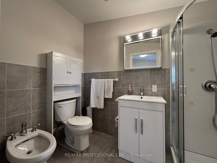 Photo 20 at 33 Chandos Avenue, Junction, Toronto