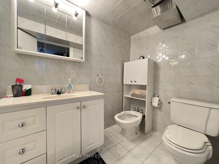 Photo 25 at 33 Chandos Avenue, Junction, Toronto